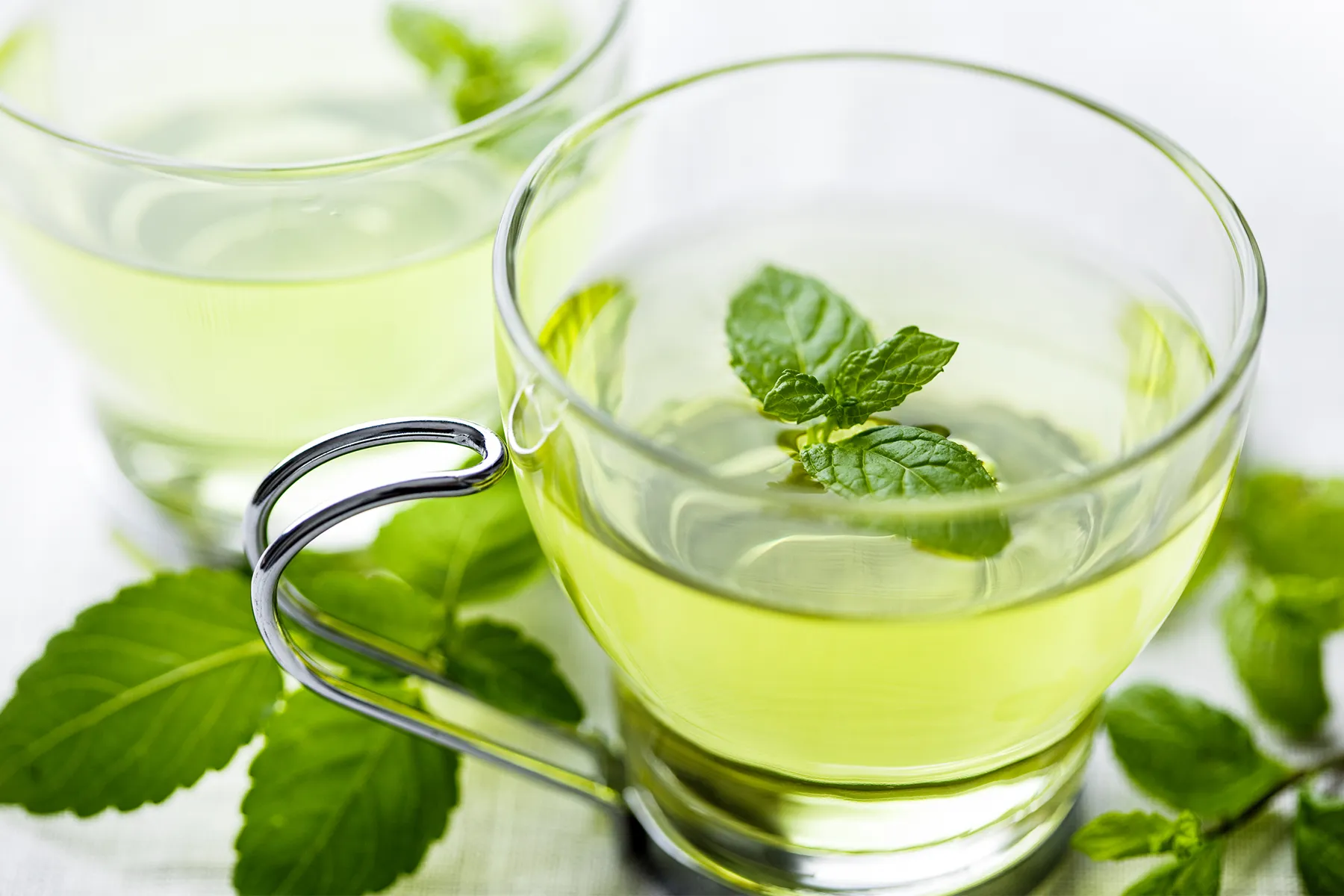 Uncover the Health Benefits of Herbal Mint Tea: Digestion & Immunity